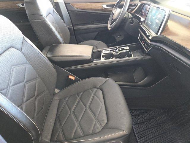 2024 Volkswagen Atlas Vehicle Photo in Decatur, TX 76234