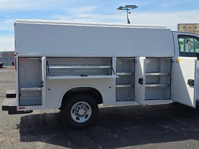 2025 Chevrolet Express Commercial Cutaway Vehicle Photo in INDEPENDENCE, MO 64055-1314