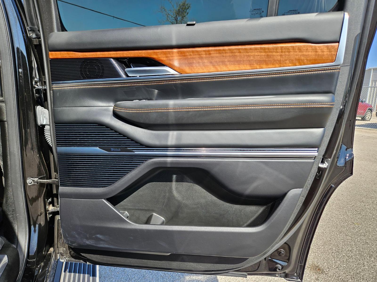 2024 Jeep Grand Wagoneer Vehicle Photo in Seguin, TX 78155