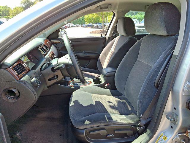 2010 Chevrolet Impala Vehicle Photo in DANBURY, CT 06810-5034