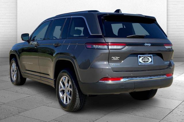 2022 Jeep Grand Cherokee Vehicle Photo in TOPEKA, KS 66609-0000