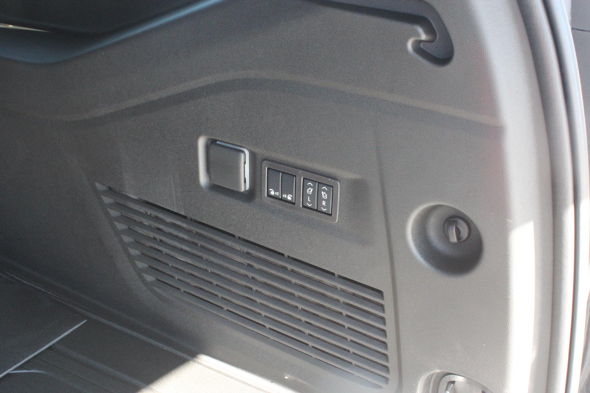 2026 GMC Yukon XL Vehicle Photo in AURORA, CO 80012-4011