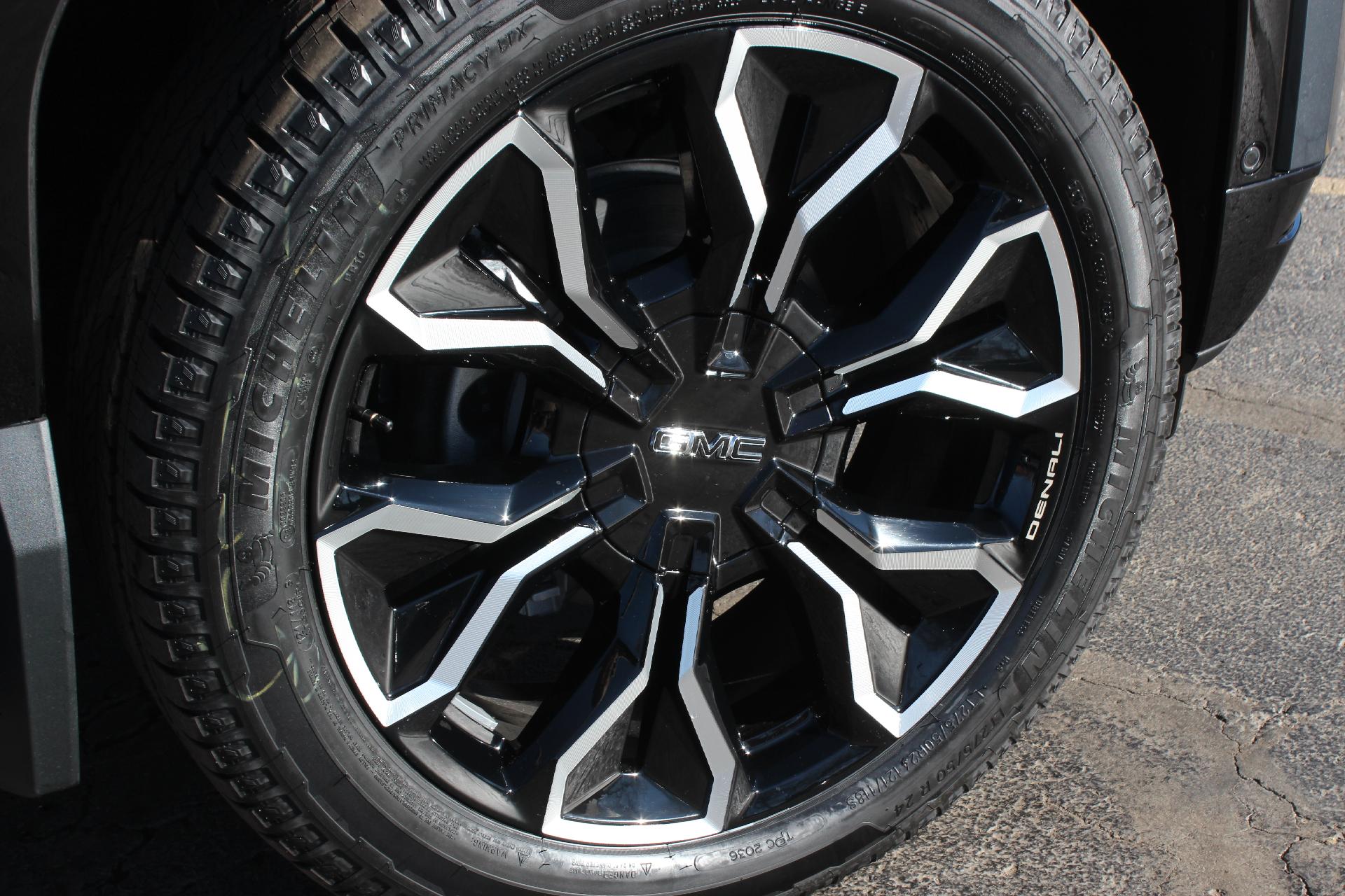 2025 GMC Sierra EV Vehicle Photo in AURORA, CO 80012-4011