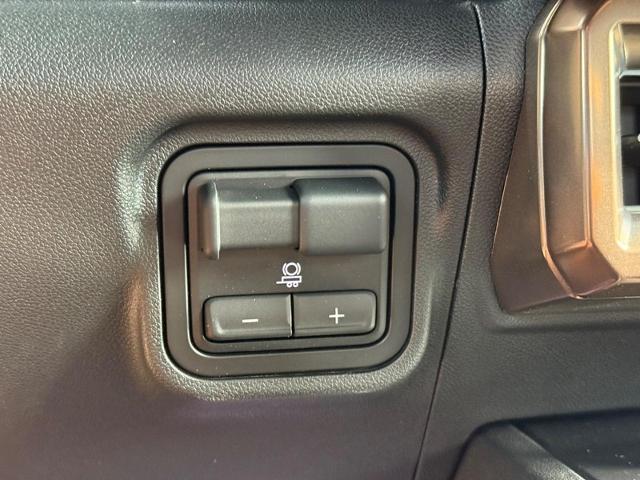 2025 GMC HUMMER EV Pickup Vehicle Photo in COLUMBIA, MO 65203-3903