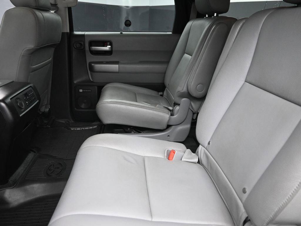 2017 Toyota Sequoia Vehicle Photo in Cedar Rapids, IA 52402