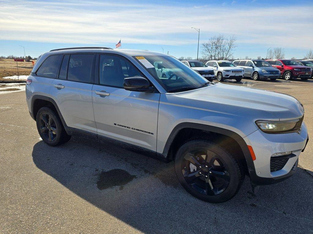 2023 Jeep Grand Cherokee Vehicle Photo in Cedar Rapids, IA 52402