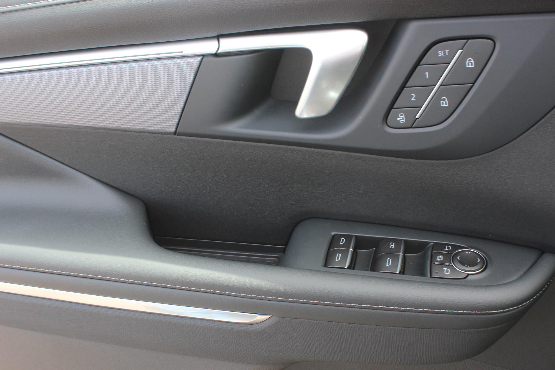 2026 Buick Enclave Vehicle Photo in AURORA, CO 80012-4011