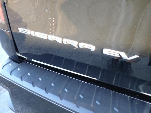 2025 GMC Sierra EV Vehicle Photo in ZELIENOPLE, PA 16063-2910