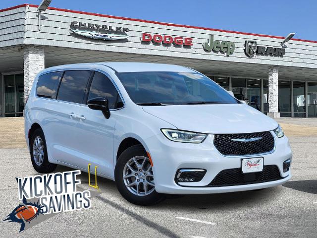 2026 Chrysler Pacifica Vehicle Photo in Ennis, TX 75119-5114