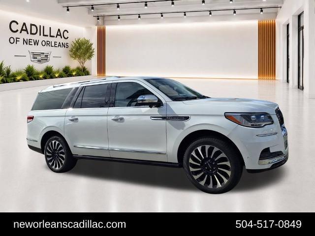 Pristine White Metallic Tri Coat 2024 Lincoln Navigator SUV / Crossover Four-Wheel Drive Automatic