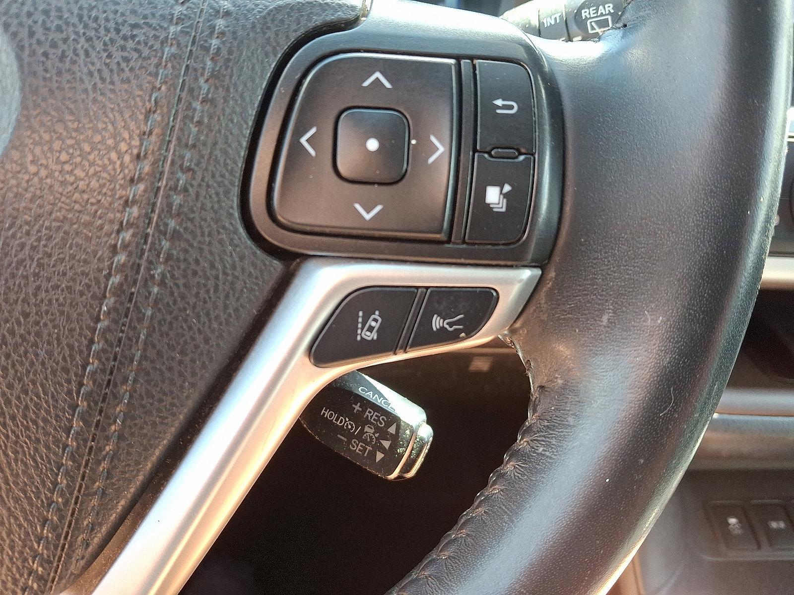 2019 Toyota Highlander Vehicle Photo in Harrisburg, PA 17111