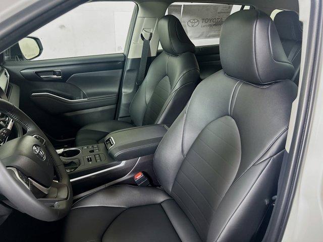 2025 Toyota Highlander Vehicle Photo in Flemington, NJ 08822