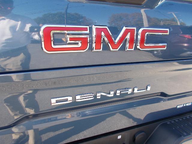 2024 GMC Sierra 1500 Vehicle Photo in LOWELL, MA 01852-4336