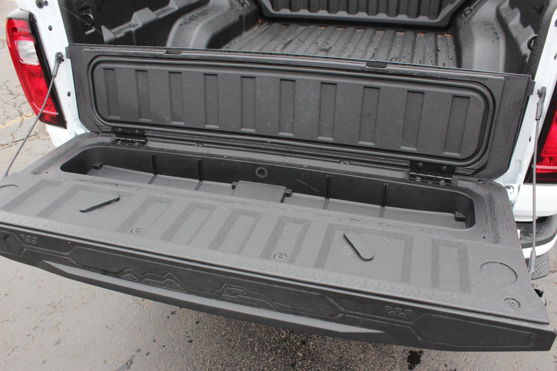 2025 GMC Canyon Vehicle Photo in AURORA, CO 80012-4011