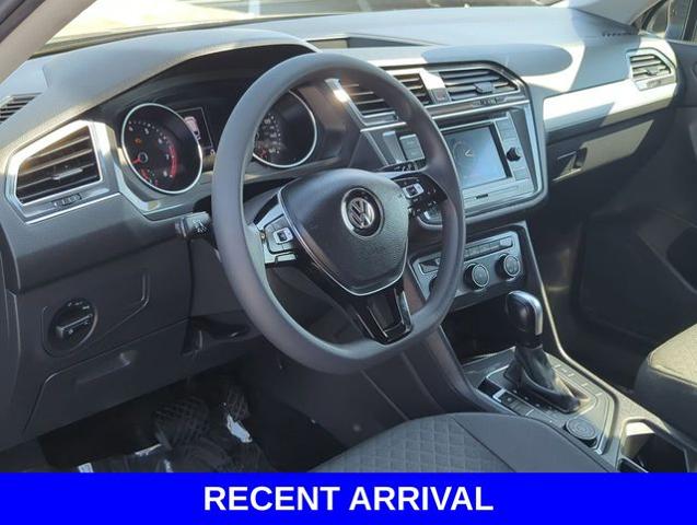 2020 Volkswagen Tiguan Vehicle Photo in Merrillville, IN 46410