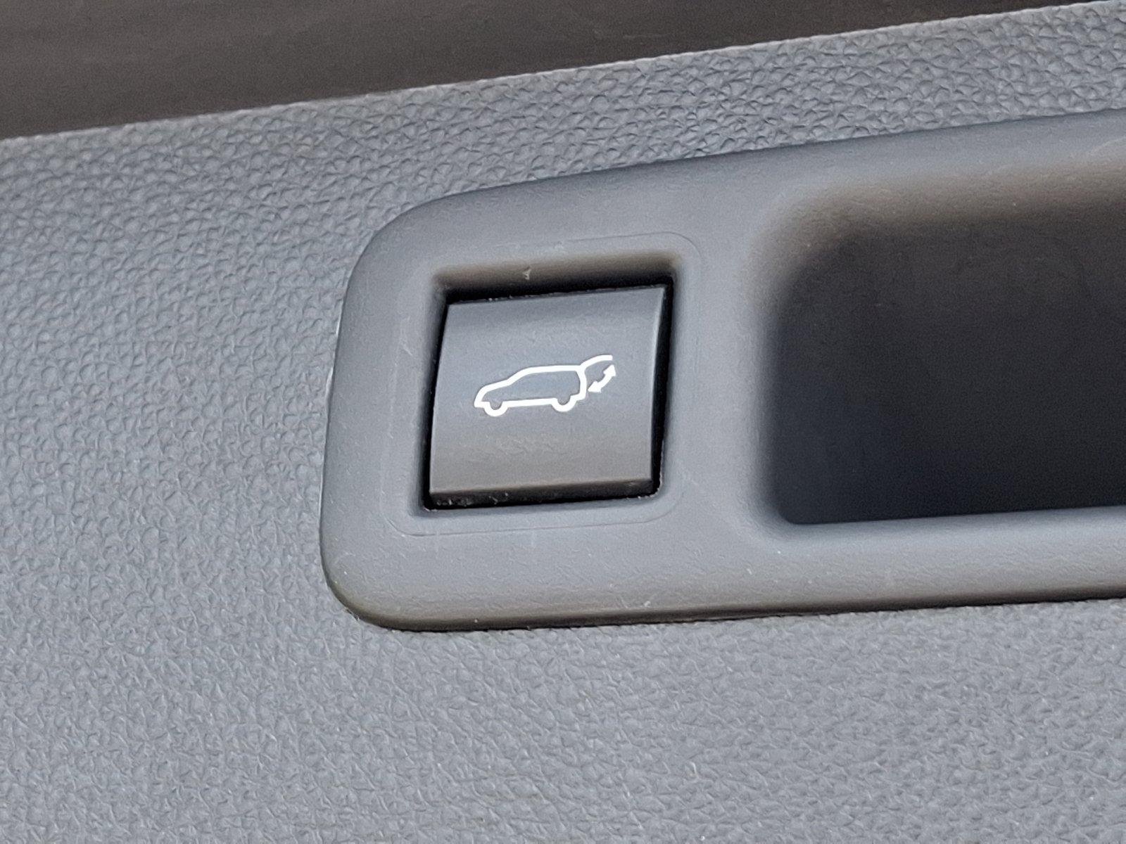 2022 Toyota Highlander Vehicle Photo in Trevose, PA 19053