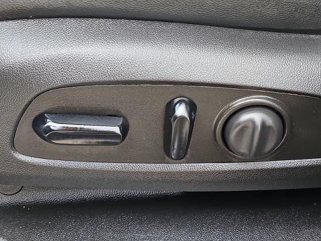 2023 GMC Terrain Vehicle Photo in TREVOSE, PA 19053-4984