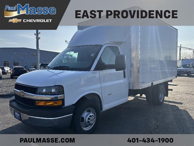 2024 Chevrolet Express Cutaway 3500 Vehicle Photo in E PROVIDENCE, RI 02914-1614