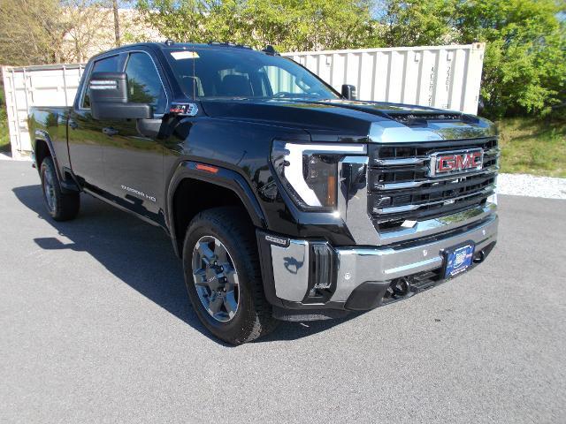 2025 GMC Sierra 2500 HD Vehicle Photo in LOWELL, MA 01852-4336