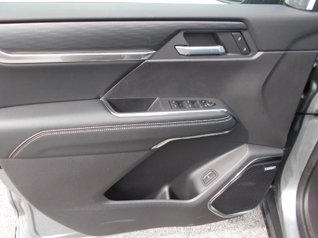 2025 GMC Acadia Vehicle Photo in LOWELL, MA 01852-4336