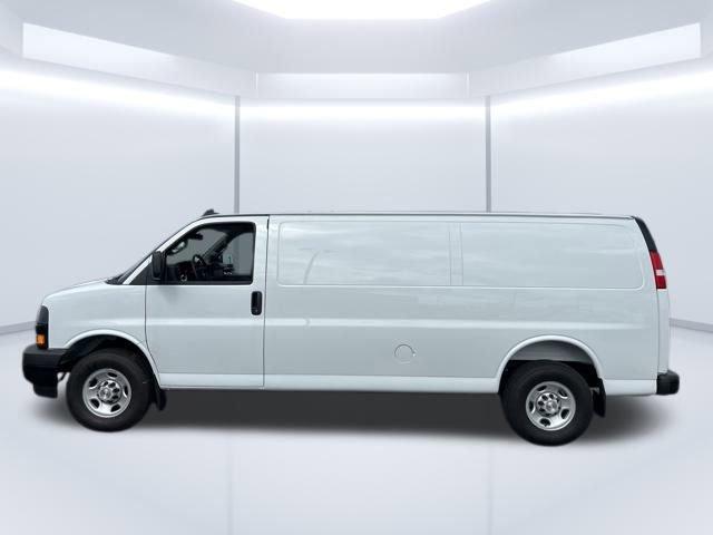 2025 Chevrolet Express Cargo 2500 Vehicle Photo in SAINT CLAIRSVILLE, OH 43950-8512