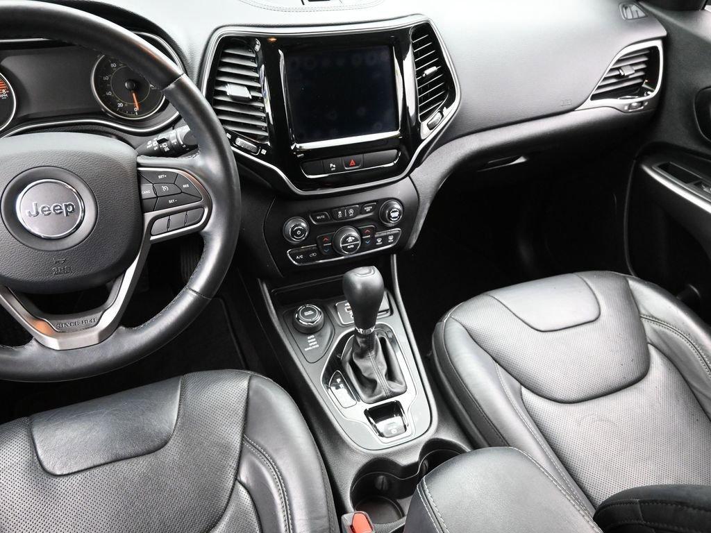 2020 Jeep Cherokee Vehicle Photo in Cedar Rapids, IA 52402