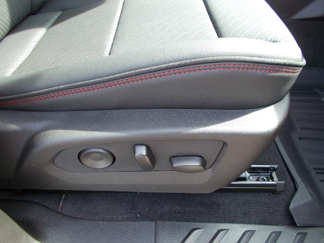 2026 GMC Canyon Vehicle Photo in LOWELL, MA 01852-4336