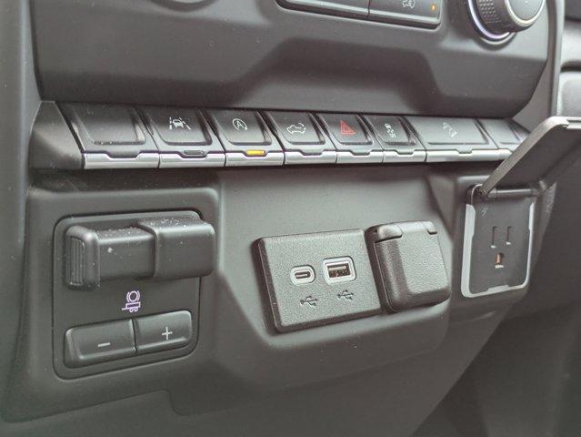 2024 Chevrolet Silverado 1500 Vehicle Photo in BRUNSWICK, GA 31525-1881