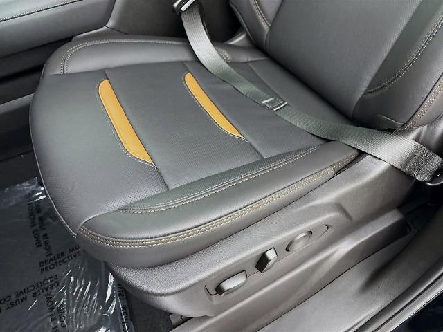 2025 GMC Sierra 3500 HD Vehicle Photo in PUYALLUP, WA 98371-4149