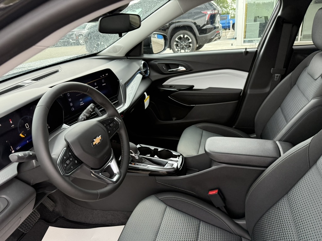 2026 Chevrolet Trax LT - 10