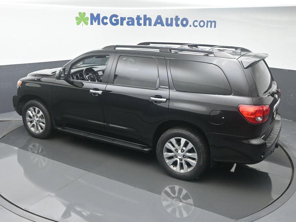 2017 Toyota Sequoia Vehicle Photo in Cedar Rapids, IA 52402