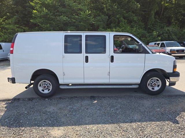 2023 GMC Savana Cargo Van Vehicle Photo in Pleasant Hills, PA 15236