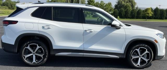 2025 Volkswagen Tiguan Vehicle Photo in Oshkosh, WI 54904