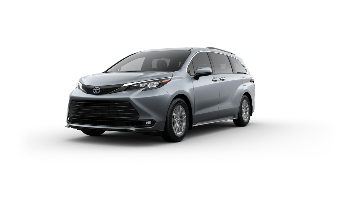 2025 Toyota Sienna Vehicle Photo in Neenah, WI 54956
