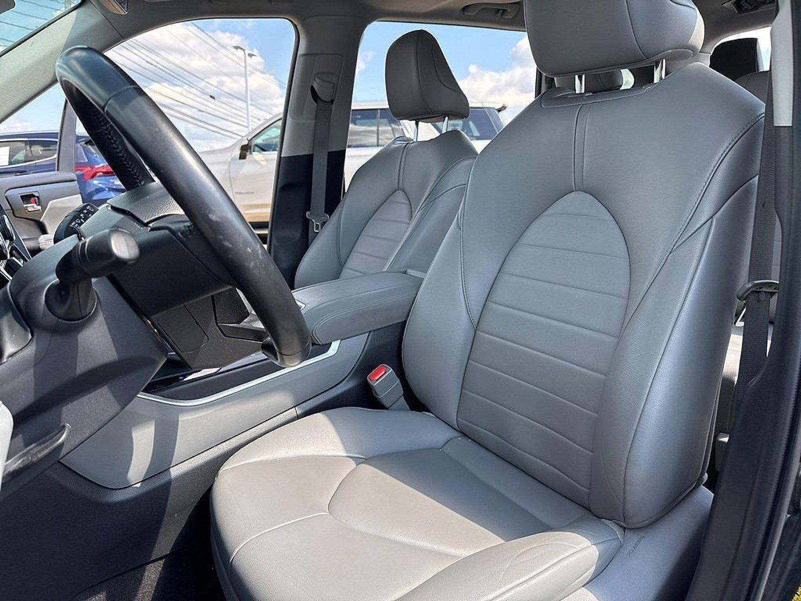 2022 Toyota Highlander Vehicle Photo in Harrisburg, PA 17111