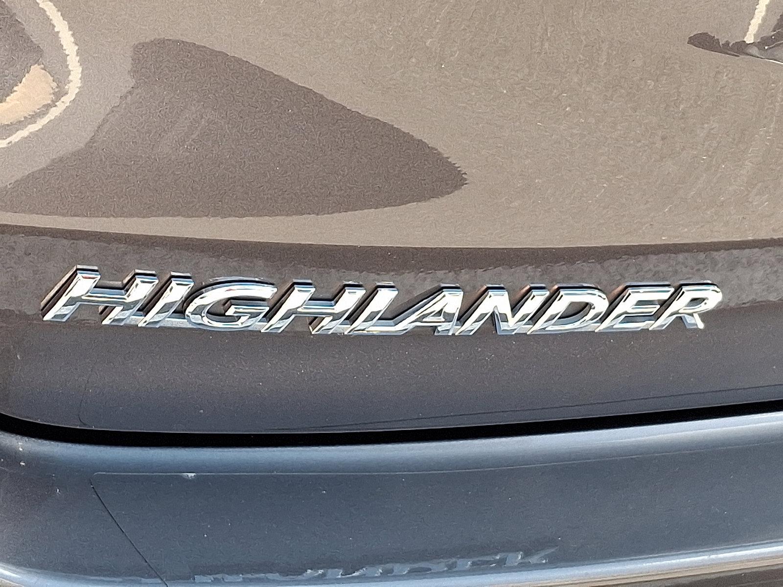 2019 Toyota Highlander Vehicle Photo in Harrisburg, PA 17111