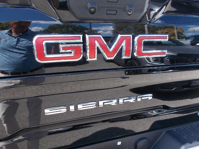 2025 GMC Sierra 2500 HD Vehicle Photo in LOWELL, MA 01852-4336
