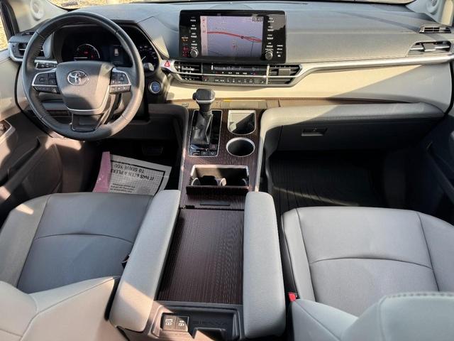 2021 Toyota Sienna Vehicle Photo in COLUMBIA, MO 65203-3903