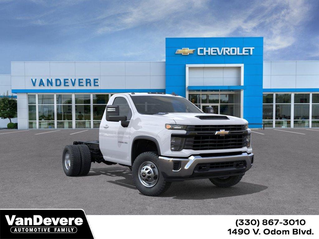 2026 Chevrolet Silverado 3500 HD Chassis Cab Vehicle Photo in AKRON, OH 44320-4088