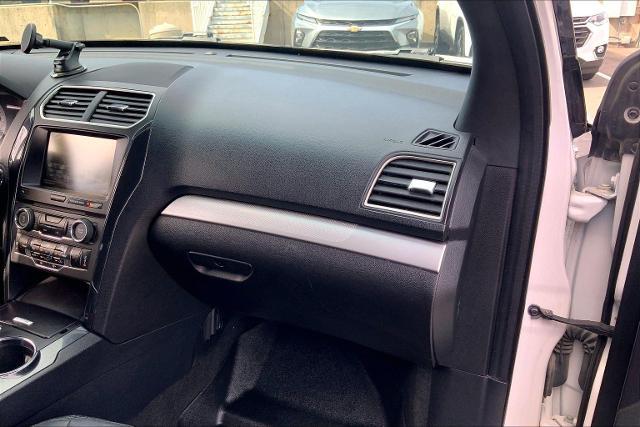 2016 Ford Explorer Vehicle Photo in KANSAS CITY, MO 64114-4502