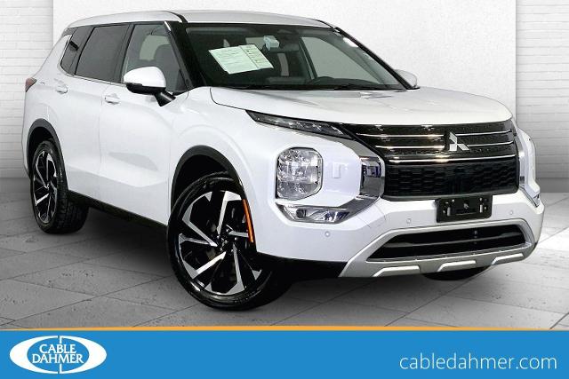 2024 Mitsubishi Outlander Vehicle Photo in INDEPENDENCE, MO 64055-1377