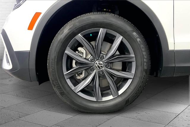 2023 Volkswagen Tiguan Vehicle Photo in Lees Summit, MO 64086
