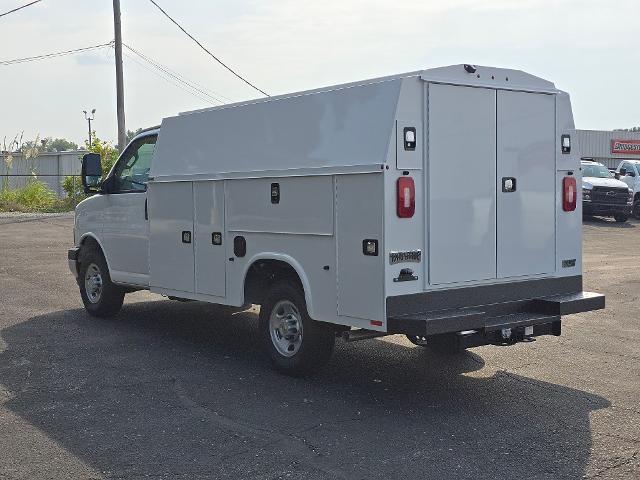2025 Chevrolet Express Commercial Cutaway Vehicle Photo in INDEPENDENCE, MO 64055-1314
