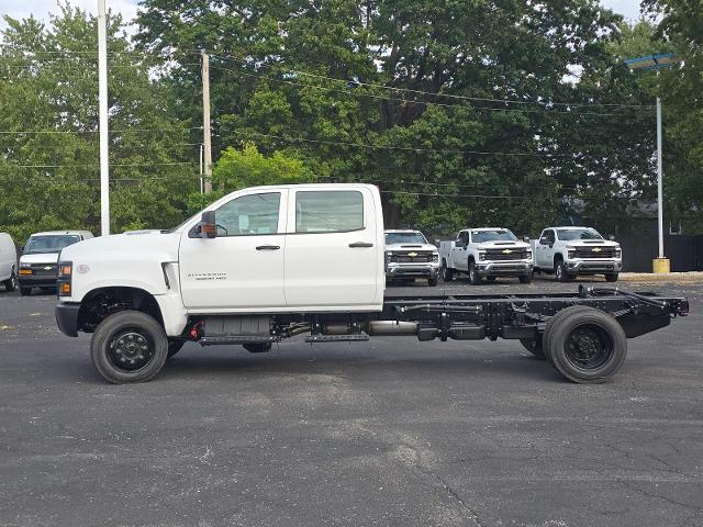 2024 Chevrolet Silverado Chassis Cab Vehicle Photo in INDEPENDENCE, MO 64055-1314