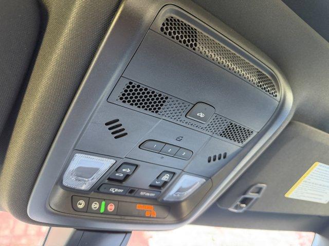 2025 Cadillac XT6 Vehicle Photo in LEOMINSTER, MA 01453-2952