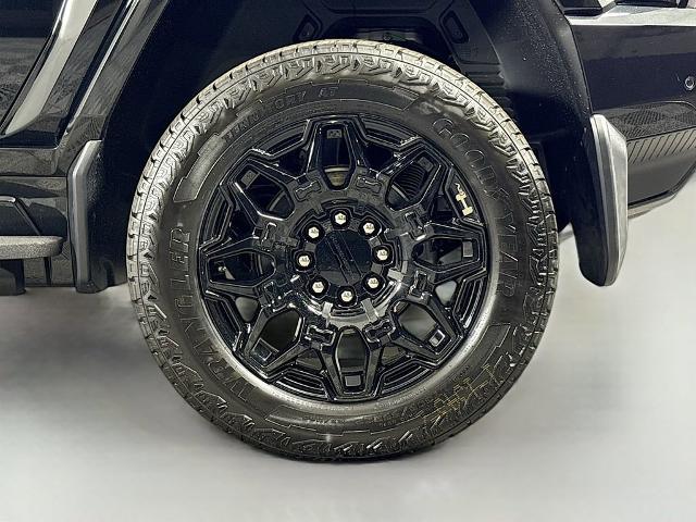 2025 GMC HUMMER EV SUV Vehicle Photo in PUYALLUP, WA 98371-4149