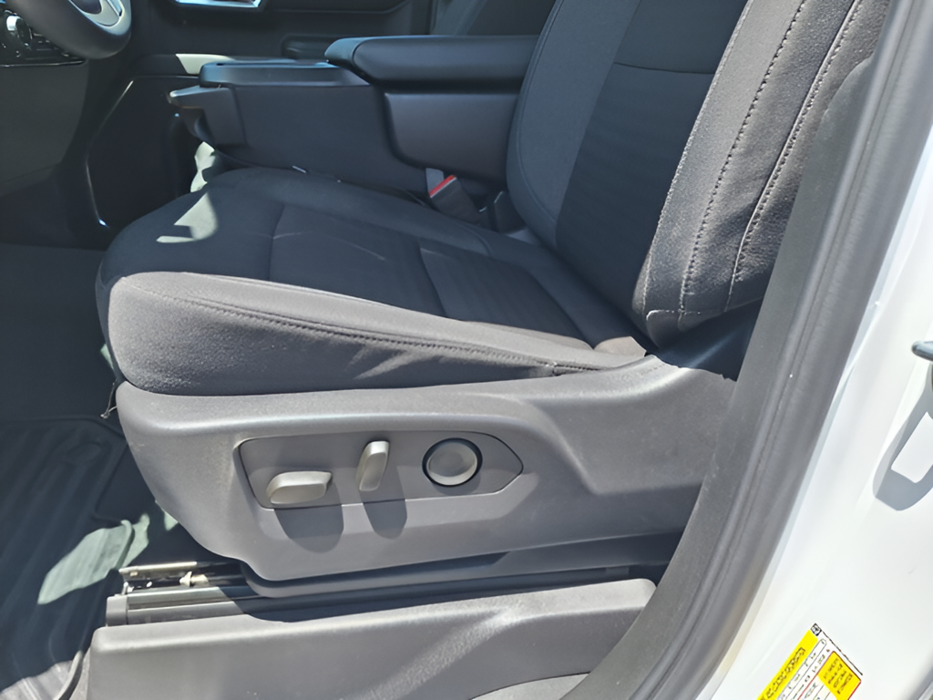 2024 Chevrolet Silverado 1500 photo 27 of 30