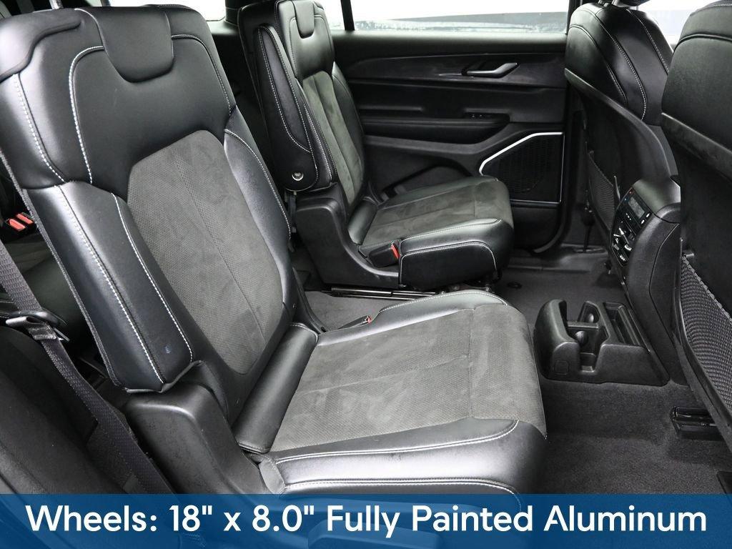 2021 Jeep Grand Cherokee L Vehicle Photo in Cedar Rapids, IA 52402