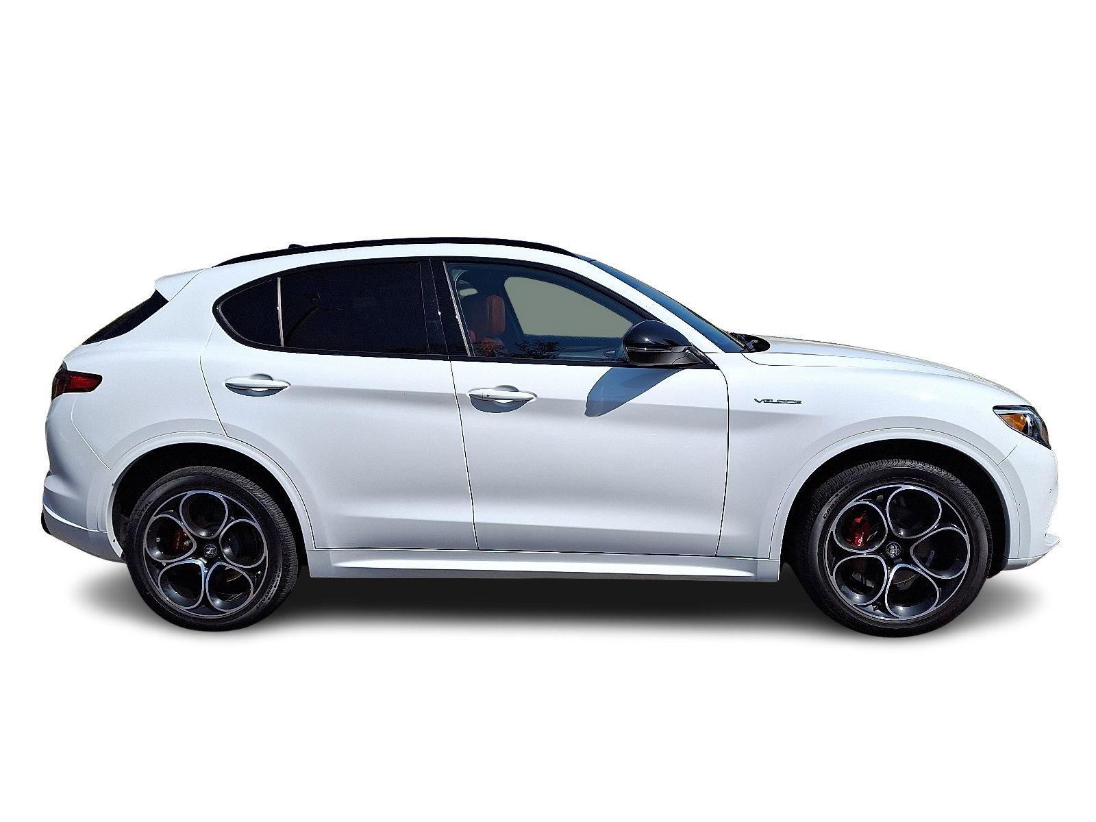 2022 Alfa Romeo Stelvio Vehicle Photo in Willow Grove, PA 19090