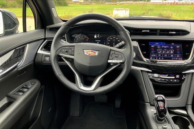 2025 Cadillac XT6 Vehicle Photo in TOPEKA, KS 66609-0000